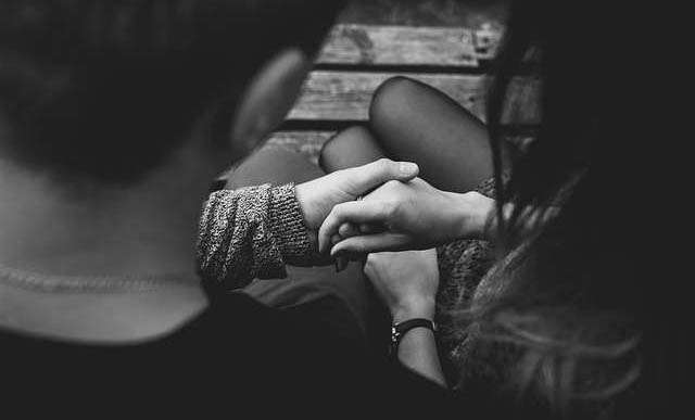 Khi nghi ngờ vợ hay chống mình đang ngoại tình hãy tìm xác minh và thu thập chứng cứ xác đáng